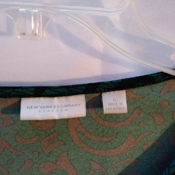 New York Co top - Picture 4 of 4